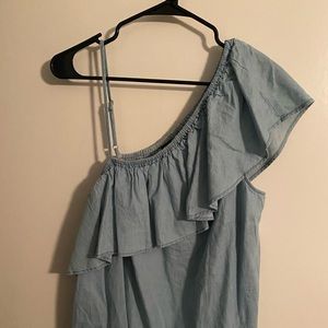 One should ruffle top - size 18/20